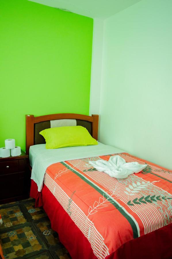 Residencial Amaru Hotel Banos  Bagian luar foto