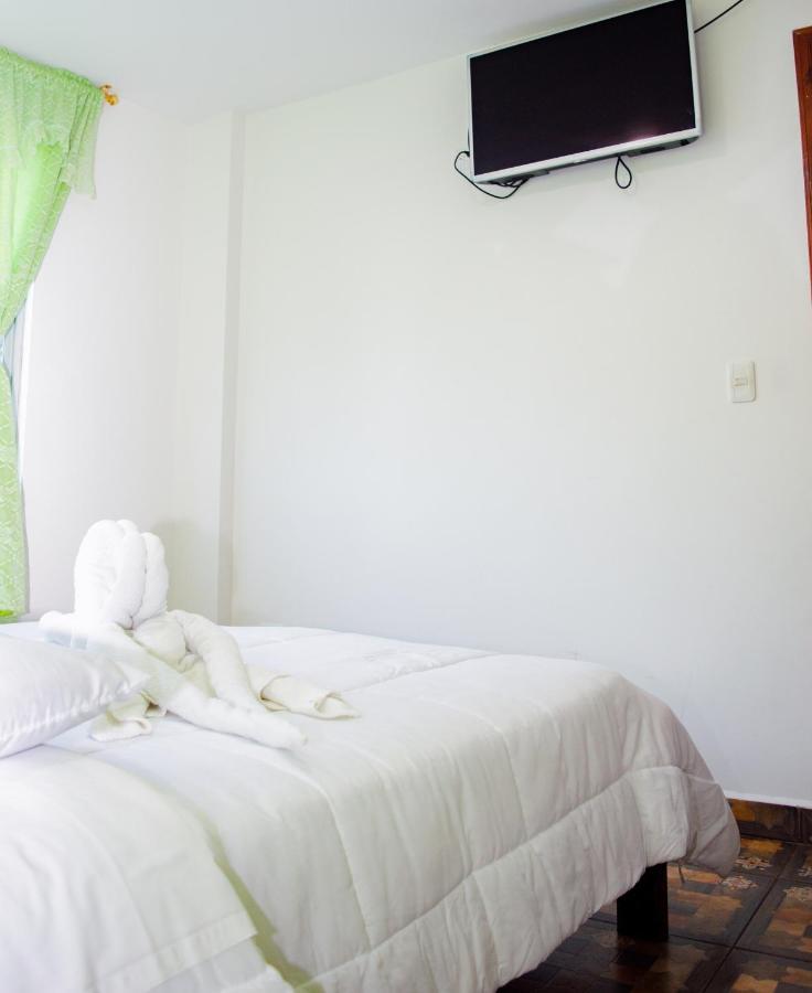 Residencial Amaru Hotel Banos  Bagian luar foto