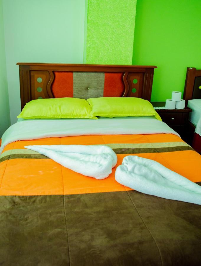 Residencial Amaru Hotel Banos  Bagian luar foto